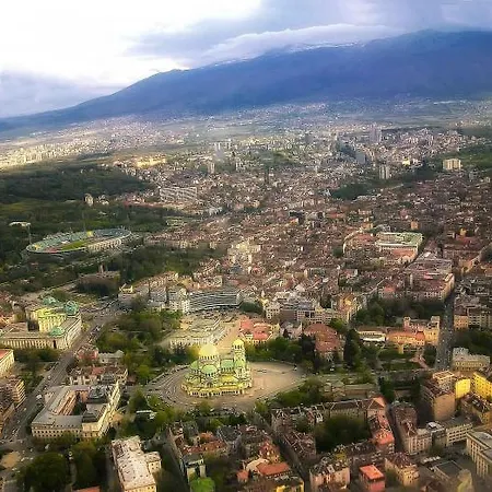 Black&red * Σόφια